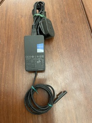 Microsoft Surface Pro 充電器
