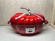 清屋平放！Staub 大蕃茄造型鑄鐵鍋