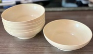 Tupperware bowls 