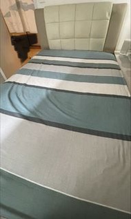 油壓床送床褥