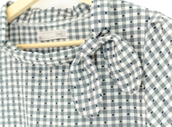 Narinari : MT5139 Textured Gingham Side Bow Blouse