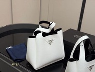 prada白銀菜籃子 對版細節黑色內裏 禮盒包裝齊全 尺寸大