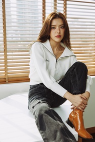 maison KEEPS | Arctic Zipper Knitted Sweater | เสื้อไหมพรมแขนยาวซิปหน้า