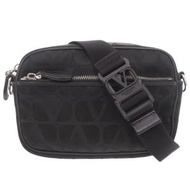 Valentino Garavani Garavani x Undercover 黑色單肩包，0922 號（二手），成色極佳。