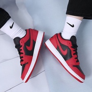┋℗Nike Air Jordan 1 Low aj1 potongan rendah hitam dan putih merah Chicago wanita kasut sukan kasual kasut bola keranjang