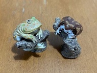 （C1348)（2隻$90）Bandai扭蛋：抱樹青蛙（小丑蛙/饅頭蛙）$50@