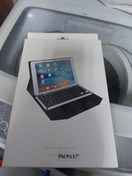 iPad pro smart keyboard