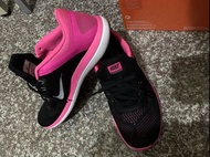 全新 Nike 女鞋 40碼 微笑門市購入 FITSOLE 運動鞋