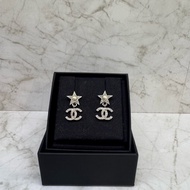 CHANEL銀色珍珠星星水鑽垂吊雙C耳環