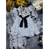 Cool loose-fitting loose-fitting shirt with scarf