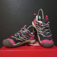 Sepatu Sandal Bekas Second Keen Pink