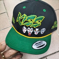 SNAPBACK CAP KISS CAP