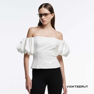 VICKTEERUT (ราคาปกติ 7650 -.) Off Shoulder Voluminous Sleeve Blouse เสื้อเปิดไหล่ แขนพอง
