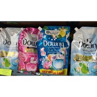 Downy 1000ml/DOWNY premium parfum/Pelembut & pewangi pakaian