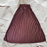 BR - Pleated skirt for girls aged 9 - 13 years