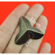 4 3-sided corners, wooden box corners, decorative covered corners.