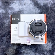 Sony A5100 สีขาว ดำ น้ำตาลมือสองขอดูรูปเพิ่มเติมได้ ขาว ขาว