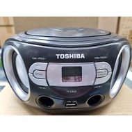 TOSHIBA  PORTABLE  CD/USB RADIO