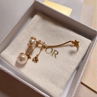 【99新✨ 全網最低價！】Dior CD經典款珍珠耳掛 全套包裝Full Set