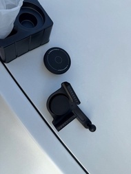Tesla 手機支架