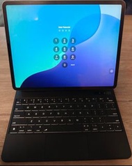 99% new Apple iPad Pro 12.9 3rd gen with Keyboard and Pencil