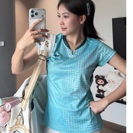 Women's Crew Neck Sports Shirt – Polkadot Pattern Gradient Collar and Cut