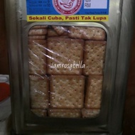 Cream Crackers 500gm / 1kg  Biskut Timbang Childhood Snack Snek Kudapan Biscuits Viral Biskut Tin Hup Seng
