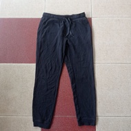 GU black jogger pants M. 09