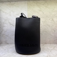 BURBERRY/壓紋L0G0水桶包