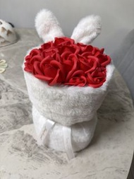 兔耳朵玫瑰花束 白色 番梘花