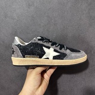 🤩必備復古小髒鞋🤩 Golden Goose Ball Star 黑鑽閃亮亮片麂皮拼接時尚休閒板鞋 | 男女情侶同款 | 經典做舊工藝 | 柔軟親膚不磨腳 | 防滑耐磨大底|
