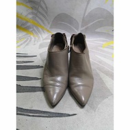 Pointed Toe Taupe Heels