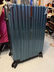 Luggage 24吋 $200/ 2 個