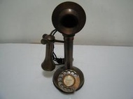 英國燭台式古董電話 