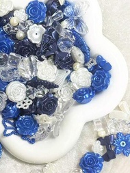 70克袋裝純色深淺藍雙色組合三維玫瑰、蝴蝶結、仿珍珠diy手鍊、手機殼、項鍊、珠寶、自製禮物、可穿孔多用途珠寶和裝飾道具,可用於相框裝飾、創作名人卡片道具、裝飾和景觀,性價比高且價格實惠。各種風格都是精美的手工製作,包括仿珍珠、冰塊和玫瑰,每個產品都包裝。