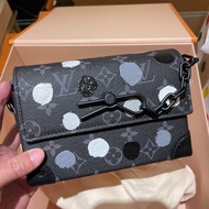 LV x YK 草間彌生 男裝限量款 steamer 鏈條包