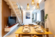 Central BGC 2br loft| Walk to High Street| w/View