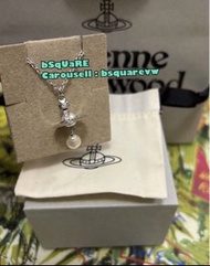 (有現貨！不用提問🙏🏻) 2026專櫃補貨 Vivienne Westwood ALEKSA Necklace 合金水鑽立體水滴土星 LOGO 頸鍊 頸鏈 項鍊 項鏈 (保証正貨及全新) 銀色