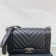 Chanel boy 25 中號 黑銀山形紋 鏈條包