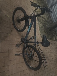 TRINX 黑色山地單車