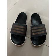 adidas Adilette Comfort Slides size US 8 UK 7 FR 40 Half JP 255 CHN 250 Suitable For Feet 26-27 Cm.