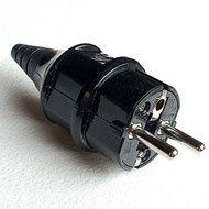 Power plug for power build up