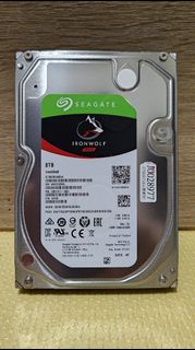 【二手】Seagate 希捷 IronWolf 8TB 3.5吋 256M NAS 硬碟 那嘶狼 (ST8000VN004-2M2101) WKD329KL