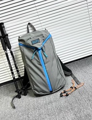 👏四色可選MYSTERY RANCH 神秘農場 18L Urban Assault 城市突擊 戶外登山包 雙肩背包戰術徒步背囊 黑色 藏青色 淺灰色 迷彩