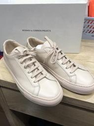 ↖有購便宜暢貨↘Common Projects 女真皮淺膚色平底休閒鞋，特價$7,999