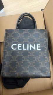 CELINE Triomphe Canvas Vertical Cabas 手袋