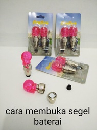 Lampu Ban Tutup Pentil LED tengkorak / Lampu Led Getar / nyala saat ada gerakan { cahaya merah }