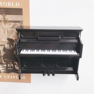 "Mini 3D Black & White Piano Fridge Magnet - Stylish Home Decor for Metal Surfaces, 7cm x 8.5cm x 3.