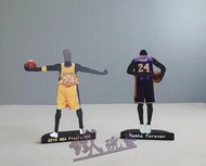 NBA創意擺飾 Kobe Bryant 老大 黑曼巴 小飛俠 柯比布萊恩 生日禮物 公仔 擺飾