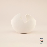 SARABARN Eggshell Ceramic Vase | แจกัน แจกันดอกไม้ แจกันมินิมอล แจกันตกแต่งบ้าน แจกันเปลือกหอยสีขาว